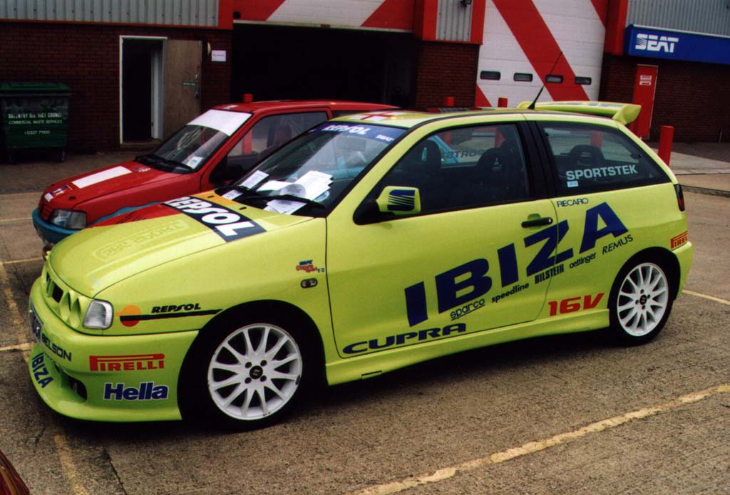 Ibiza Cupra F2 - side